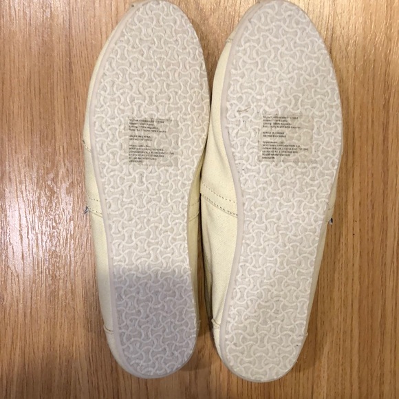 Toms - Picture 4 of 4